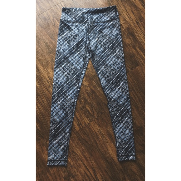 New 90 degree workout leggings— SALE!! - Picture 1 of 5